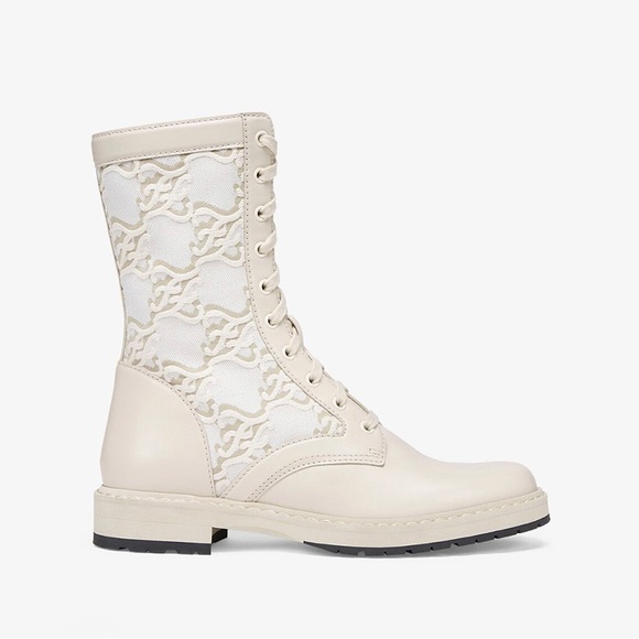 Fendi Karligraphy Cream Combat Boots. NWB.Minor Flaws. - Picture 3 of 17